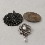 869 1756 BROOCHES